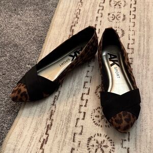 Anne Klein Leopard Print pointed flats
